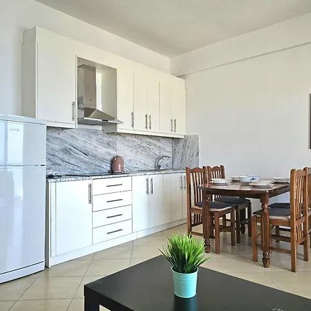 Appartamento Two Bedroom With Sea View 287